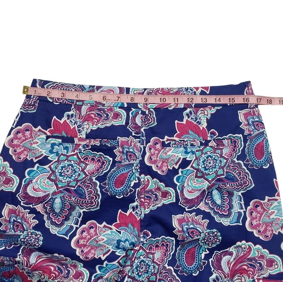 Chicos Luxe Floral Paisley Print Utility Cropped Pants Sz 1 US 8 Medium Stretchy - Picture 14 of 16